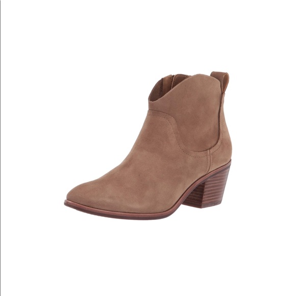 UGG Women's Kingsburg Ankle Boot - Picture 2 of 8